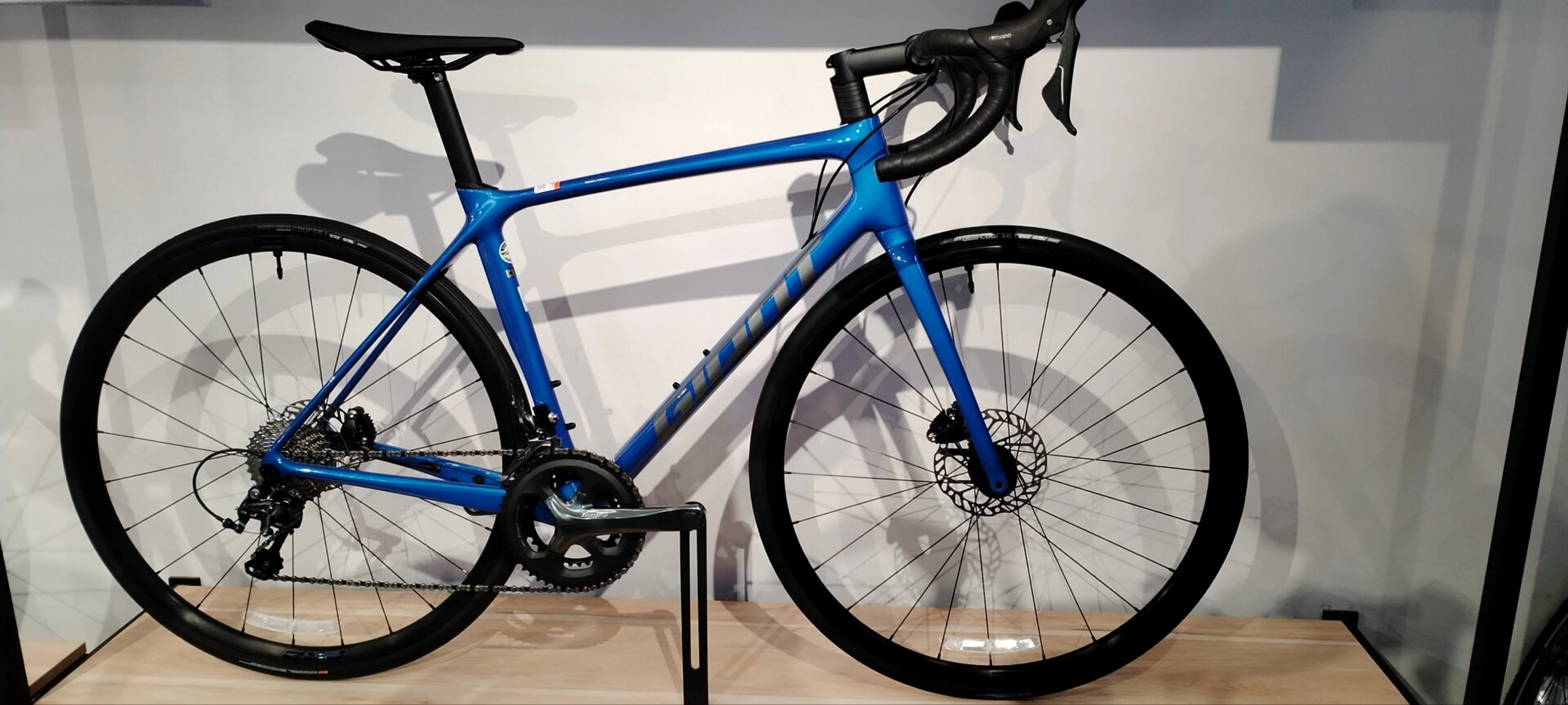 1w预算碳纤维公路车	捷安特tcr adv 3disc 2023 tcr adv 3 disc 简约