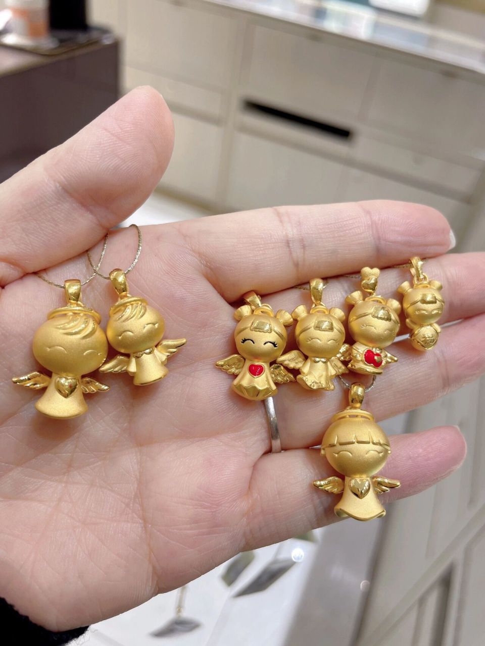 周大福天使宝宝 每位天使宝宝都带着我们最美好的祝福守护着我们最深