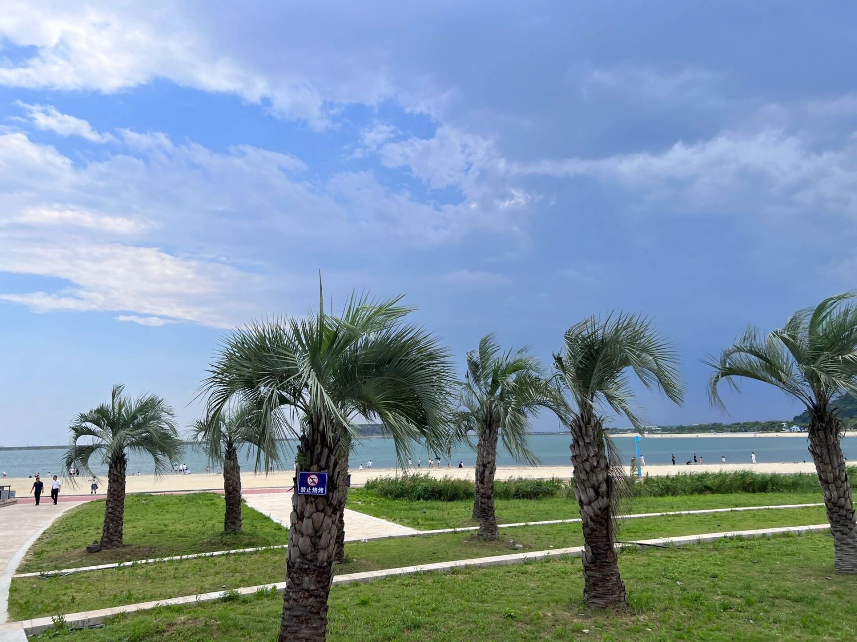 台州临海白沙湾 那天去了半小时就下雨了 台州唯一能看到蓝色的海水