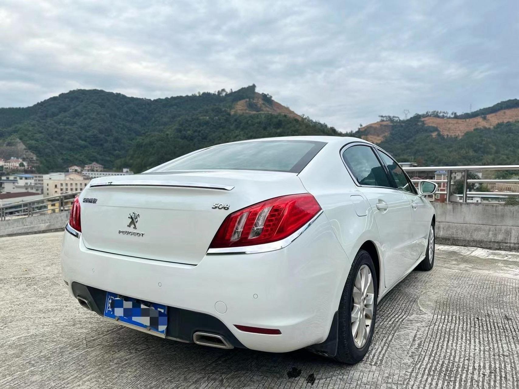 私家一手车  成色漂亮底盘无任何异响,配置嘎嘎高 批发两万多标致508