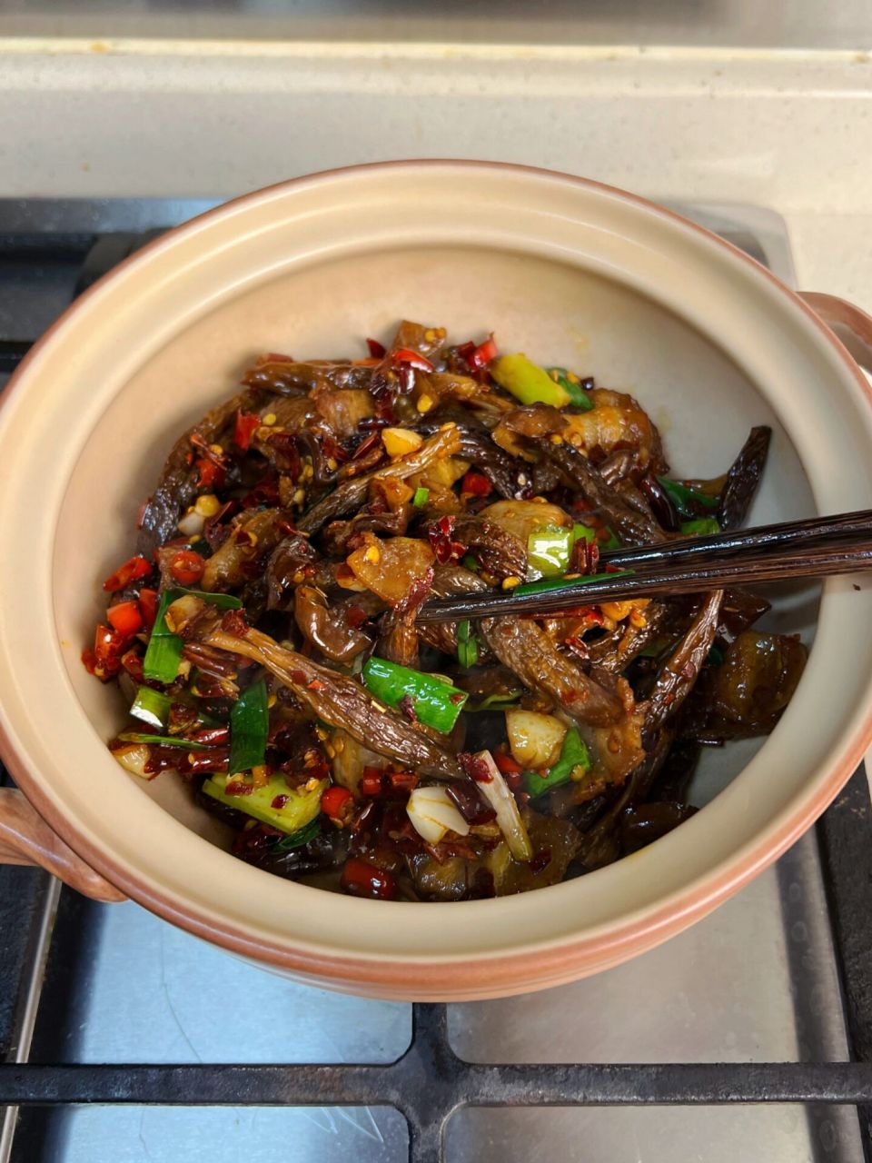 干锅鹿茸菇炒肉,香辣脆爽,炫了两碗米饭99 喜欢吃鹿茸菇的朋友一定