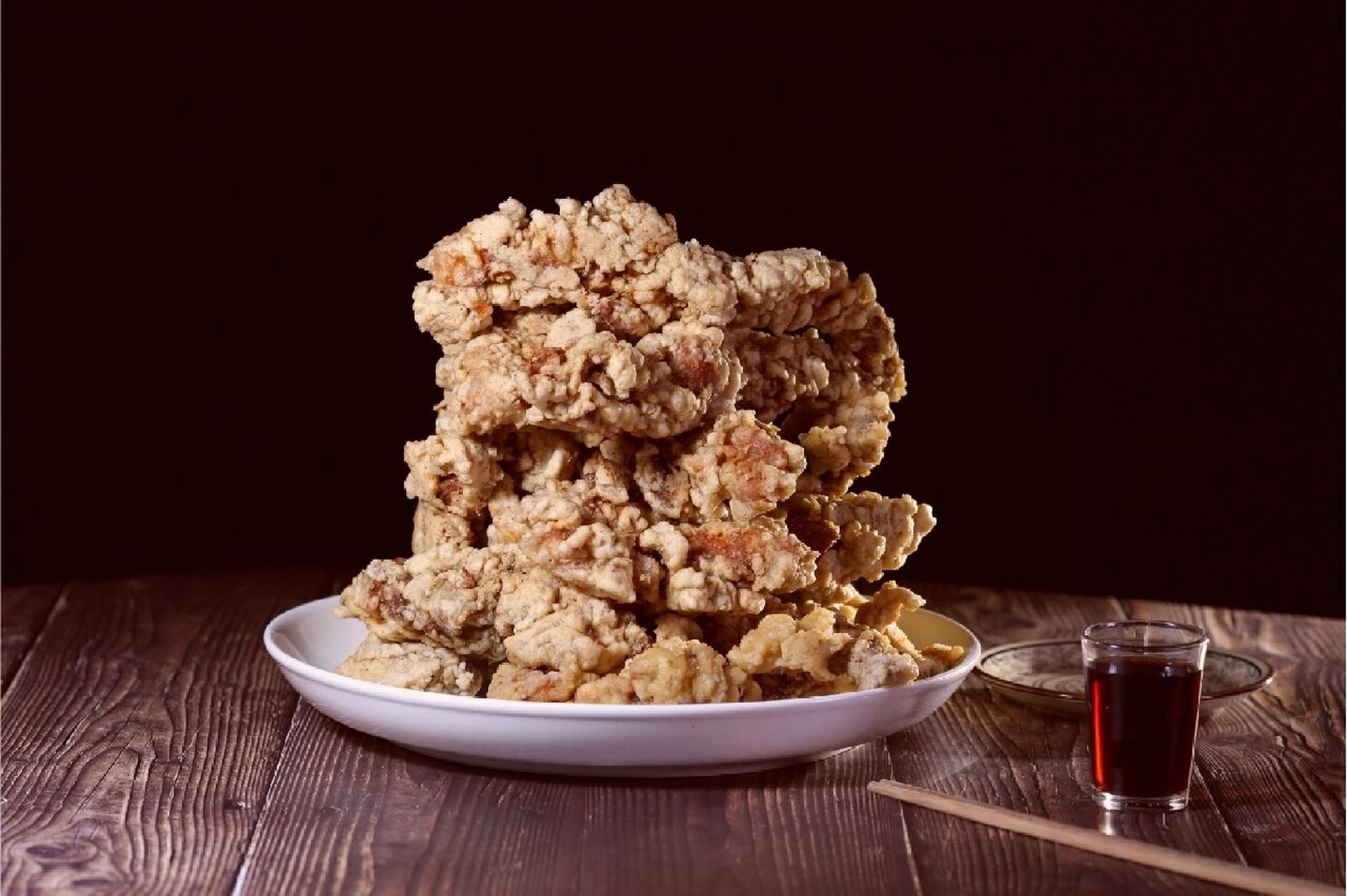 南江美食 传统的南江黄羊的烹制,以汤锅为主,当地厨师经过30多年的