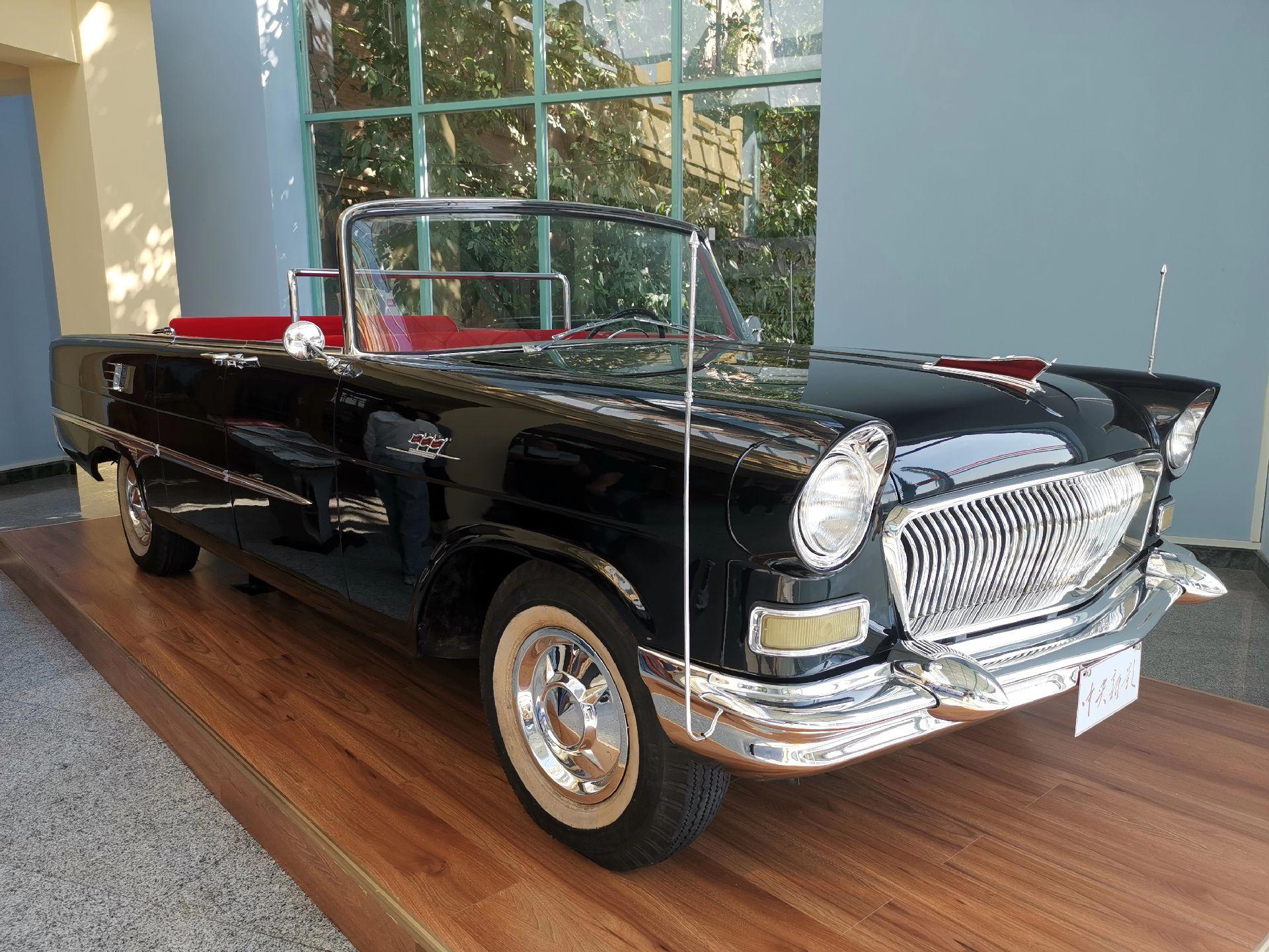 红旗ca72敞篷检阅车这样的高档珍稀货色,今天想要看到已经不容易