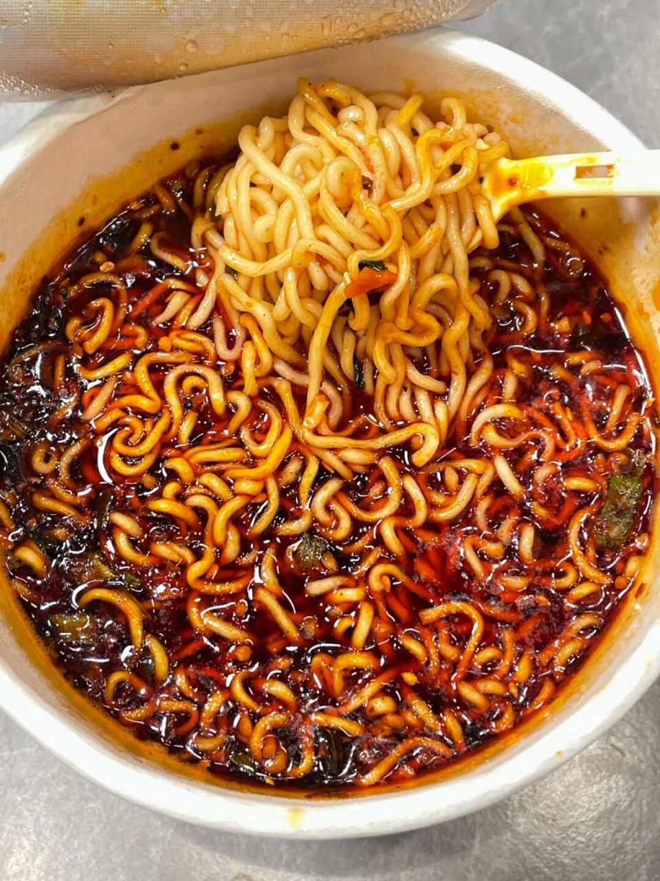 感谢今麦郎的邀请品鉴!面是那种有嚼劲的,细细的!