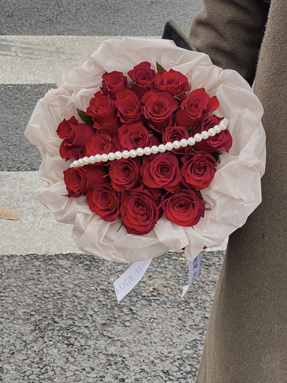 订婚花束|19支红玫瑰 又是见证幸福的一天 "法定即为终身浪漫"