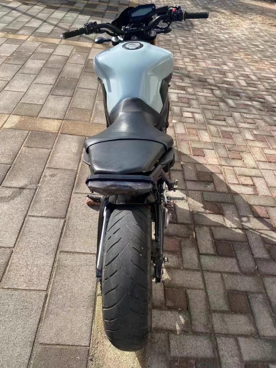 最新拿下 15年雅马哈mt09   带手续  可以绑12123   两万公里 发动机