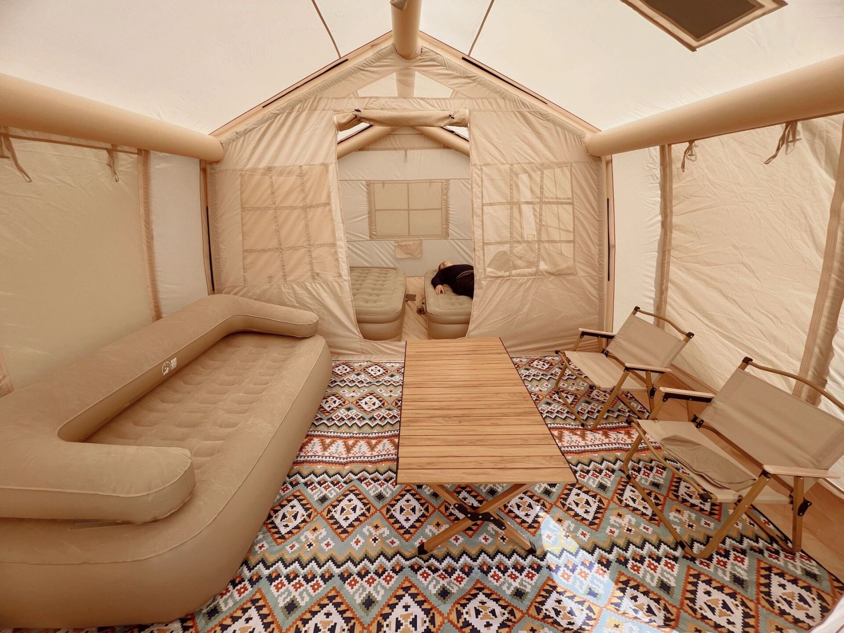 巴音布鲁克超干净的72住宿 空间好大,两个1.