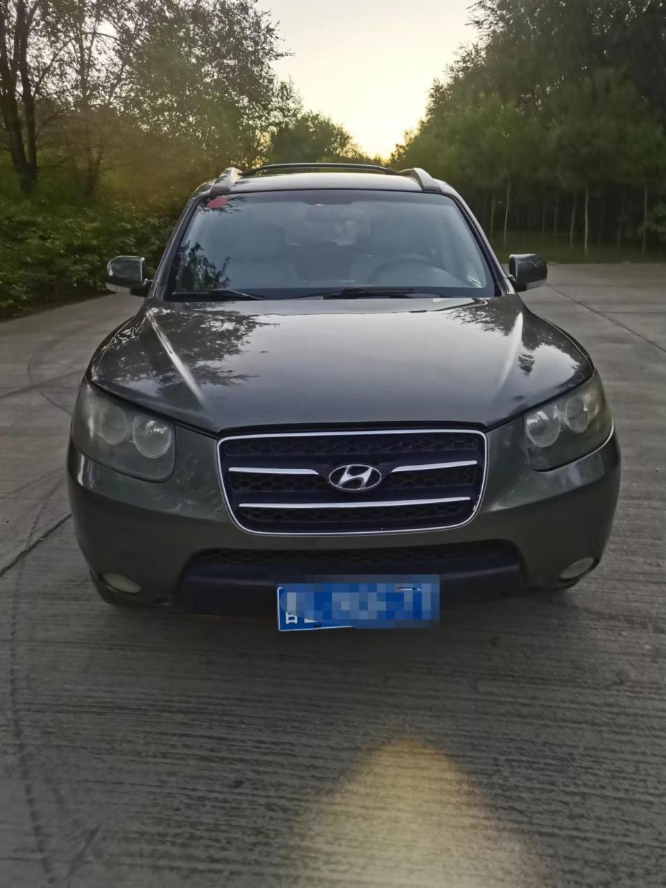 08年现代胜达非四驱自动挡2.7排量.