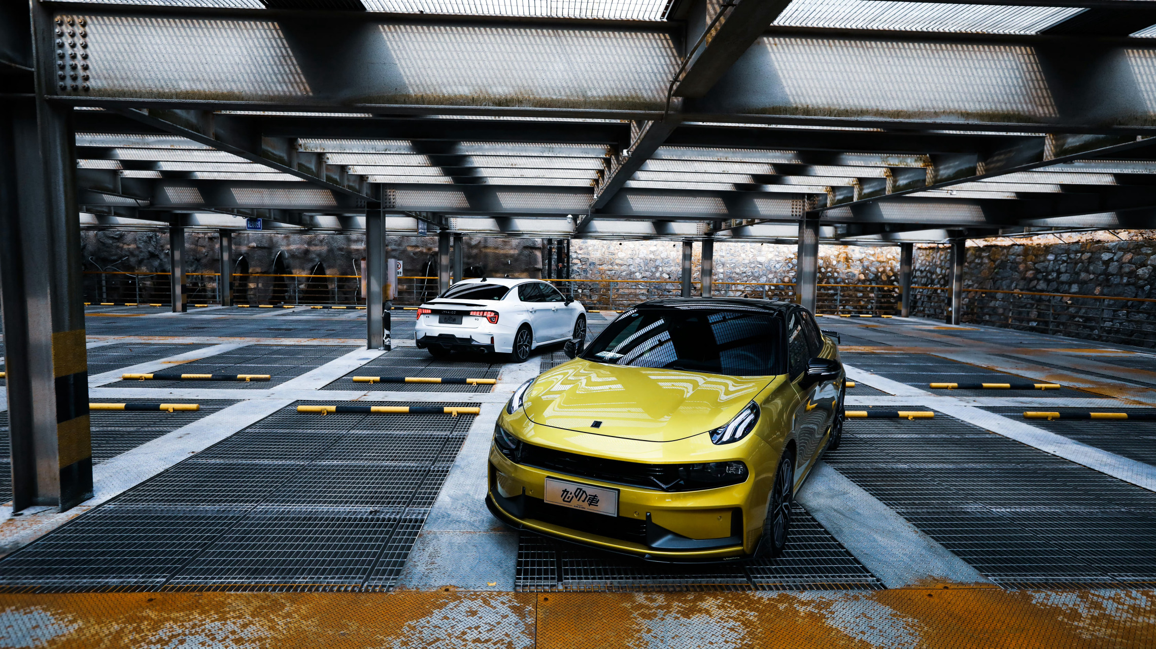 领克03  上市之后看到了一些质疑的声音,新能源时代了还弄个燃油性能