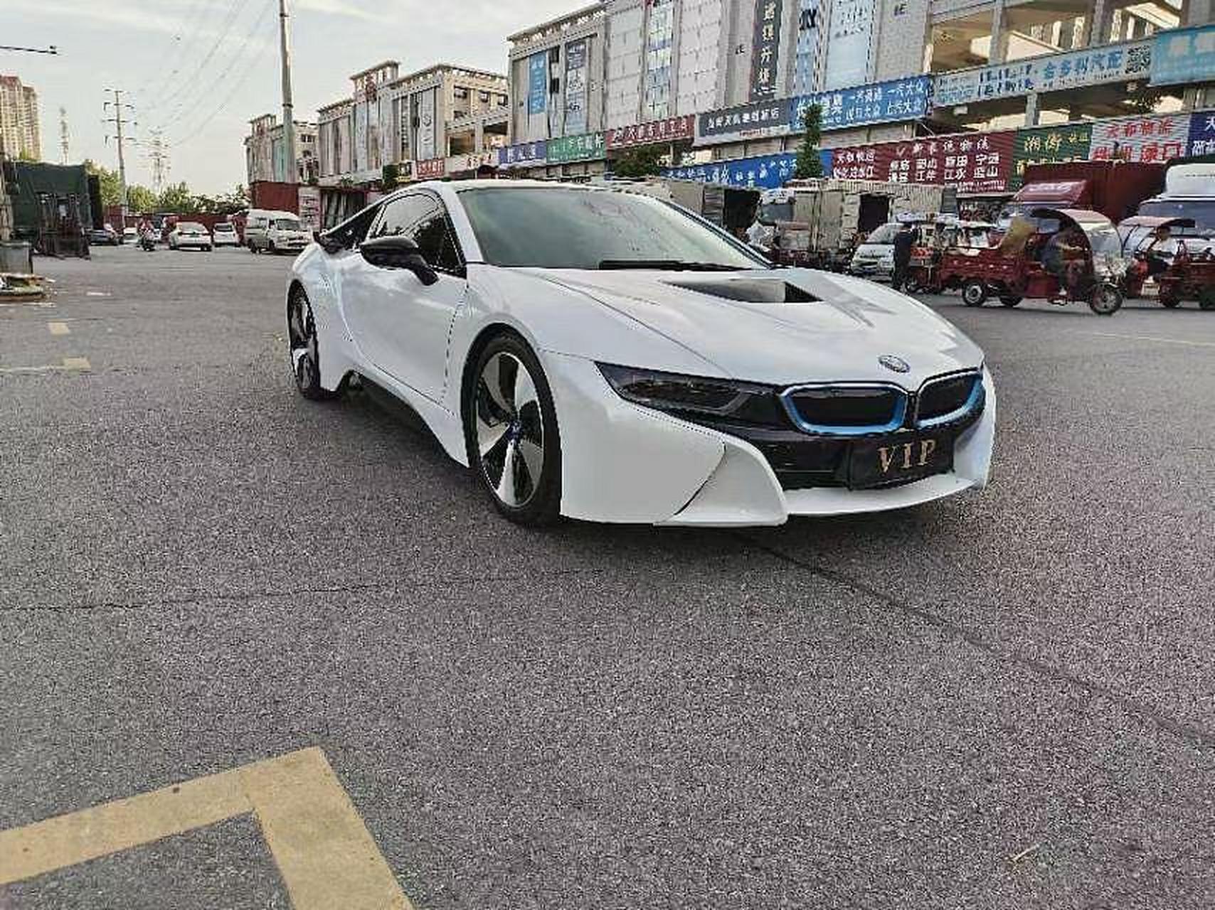 16年11月上牌宝马i8 最省油的超级跑车 只卖40多万 可遇不可求 把握