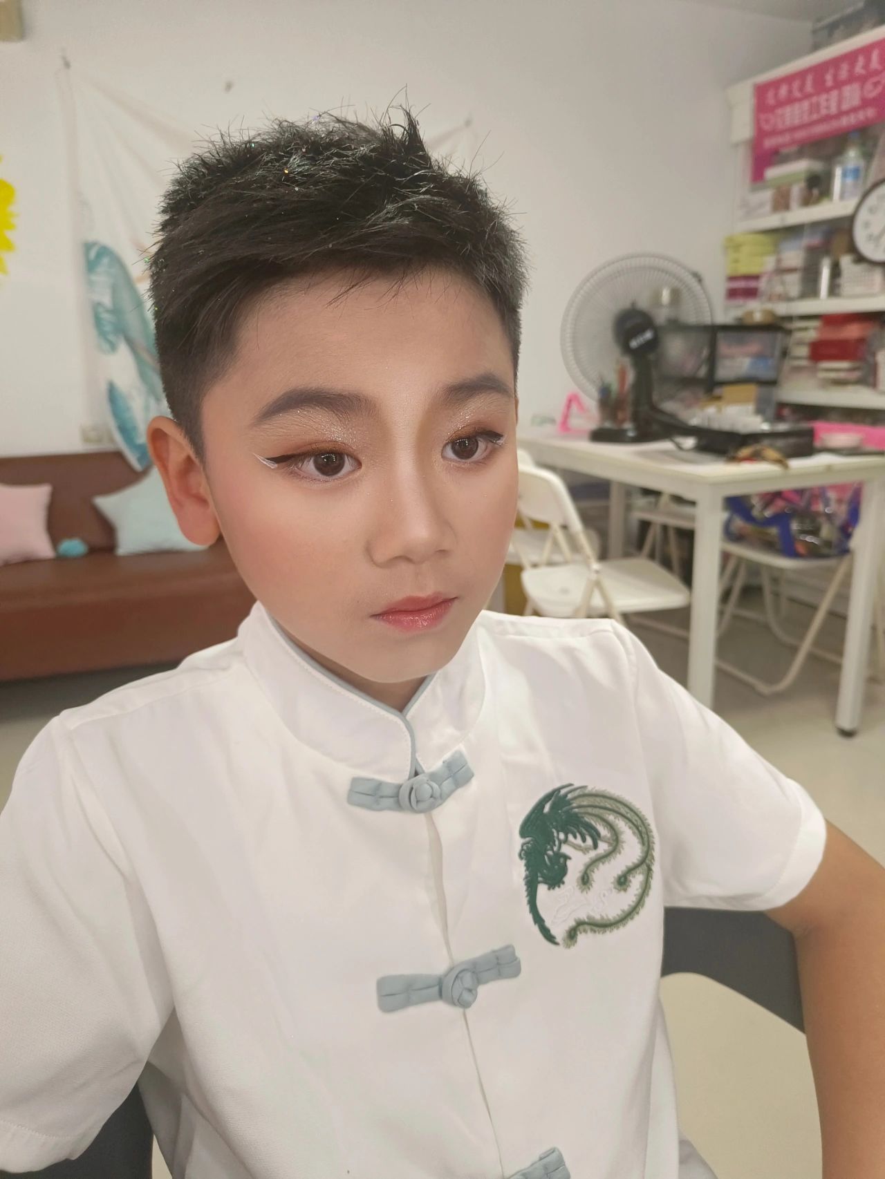 男童汉服舞台妆 小男孩穿汉服表演节目