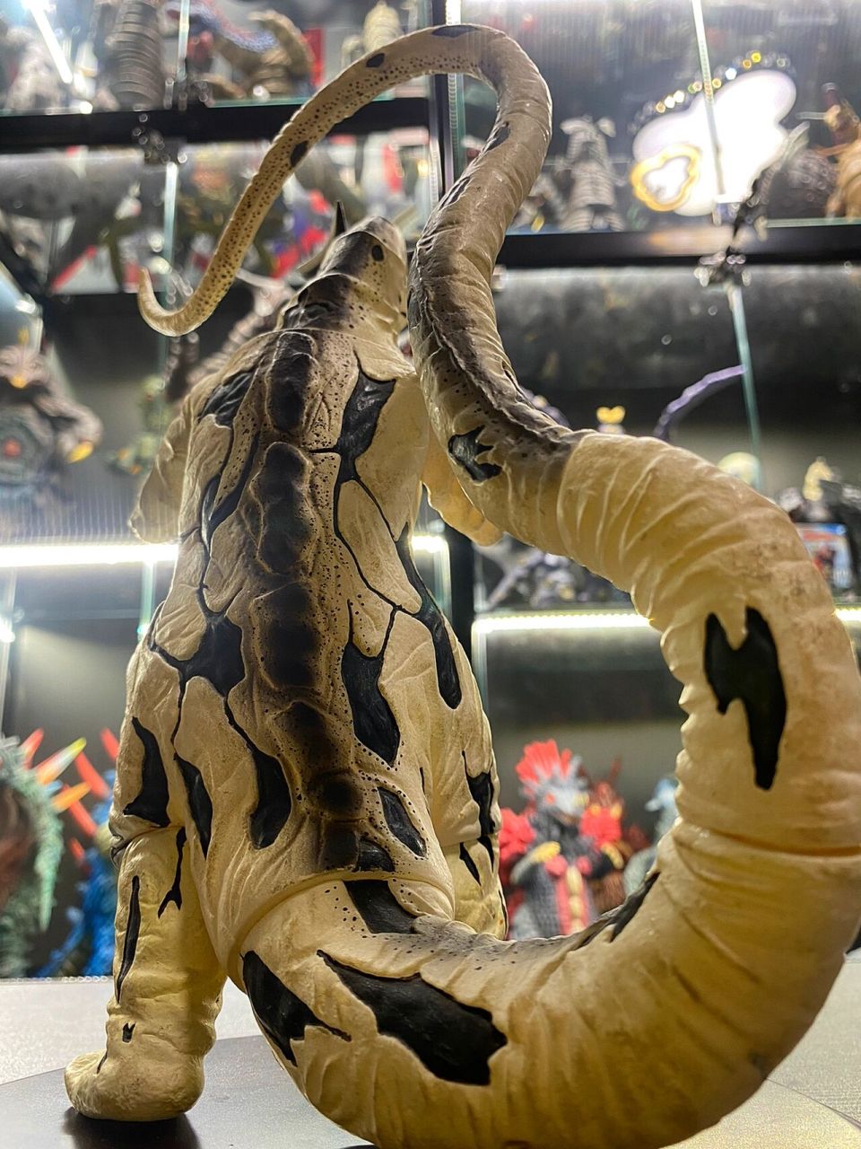 x plus 宇宙怪兽 艾雷王 登场 中文名        艾雷王 外文名