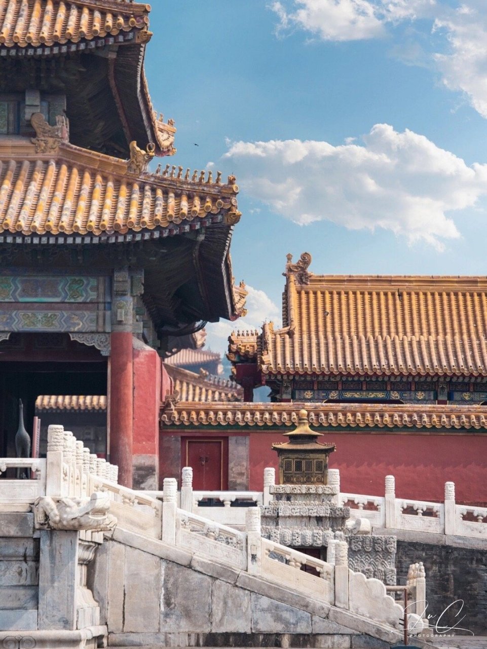 宫之一隅|夏日紫禁城壁纸系列 故宫的夏天,碧日晴空. 记录殿宇一隅.