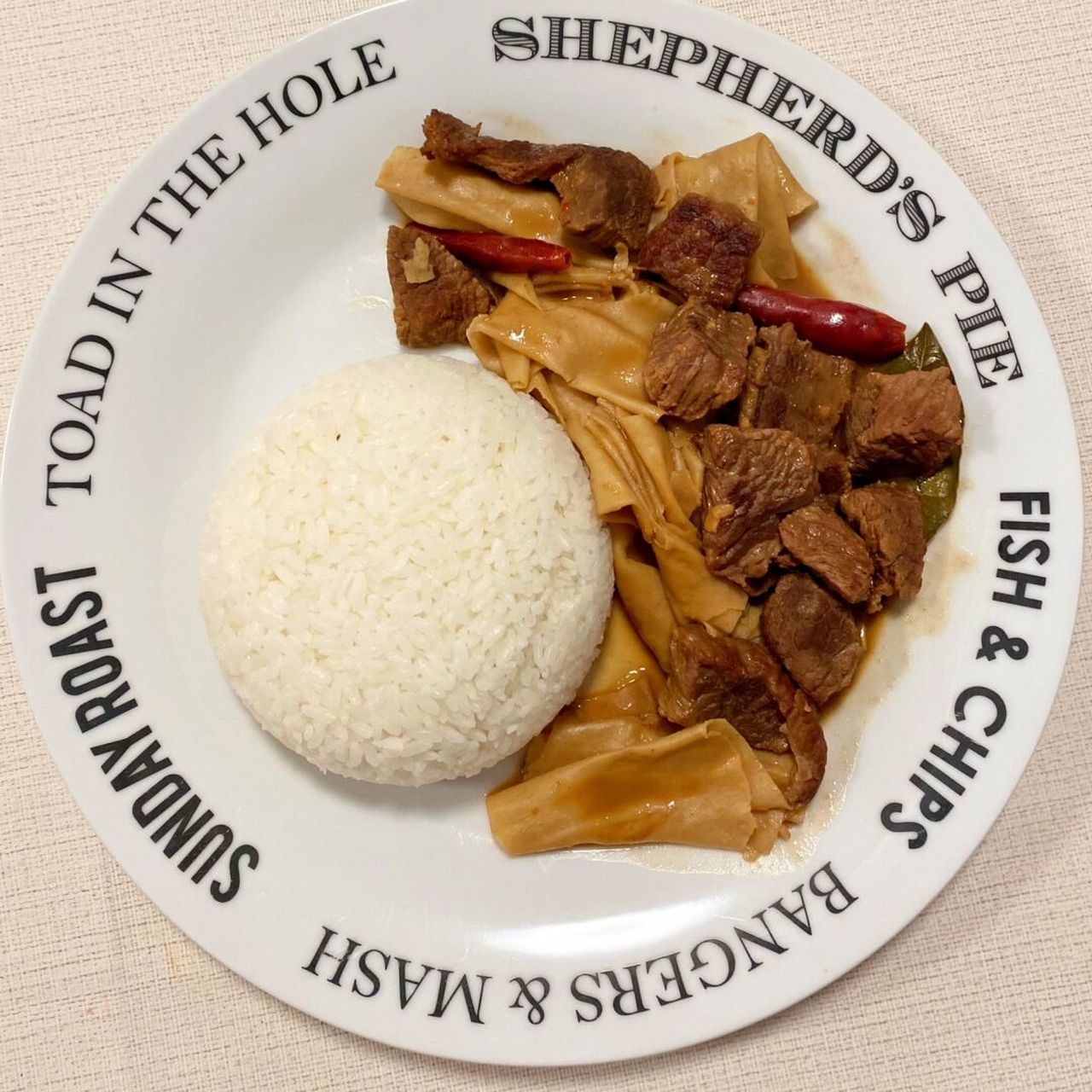 9297食谱分享|支竹牛腩饭 步骤: 16615牛楠切块冷水下锅,加入