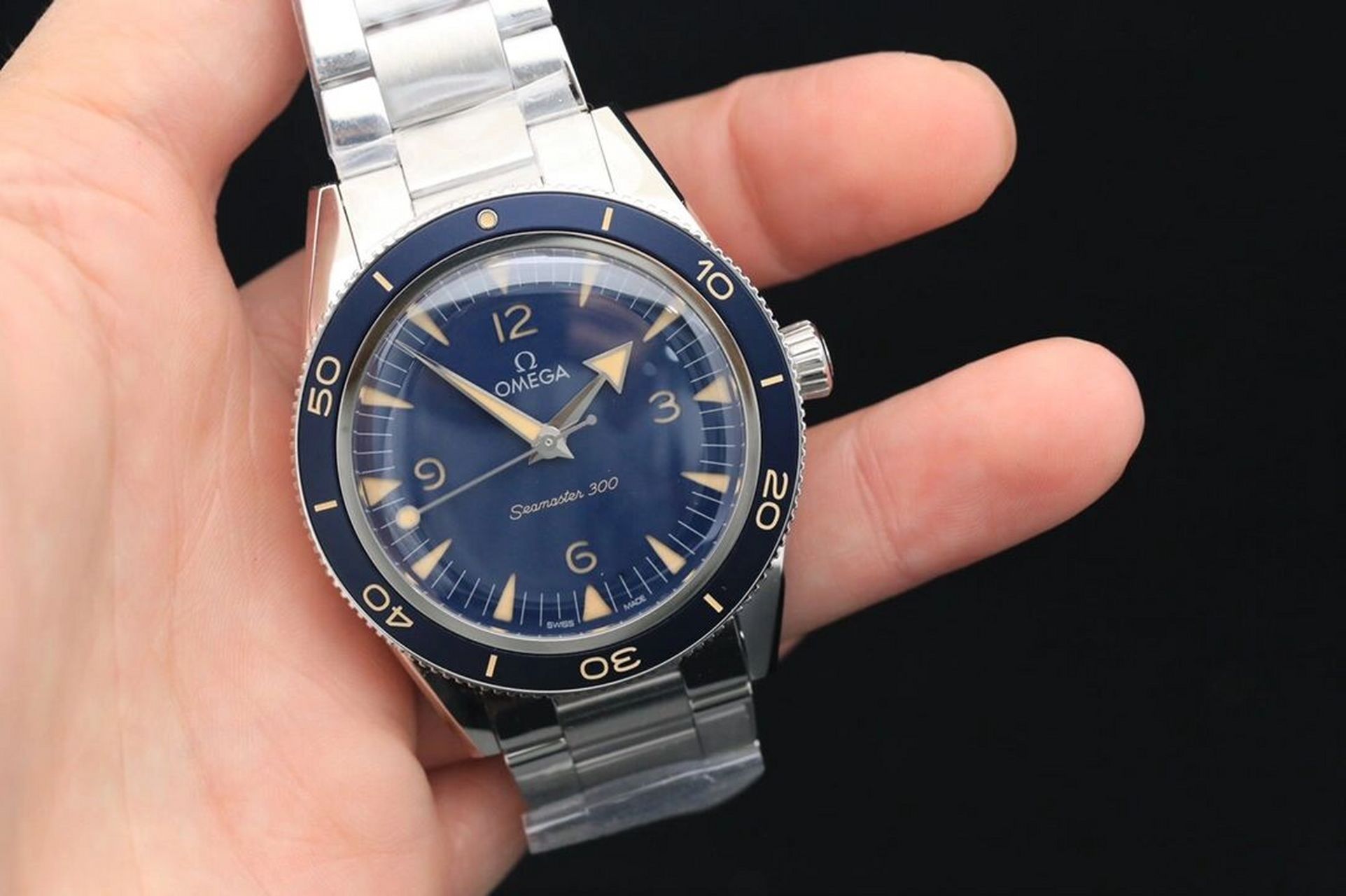 欧米茄海马复古300系列234.30.41.21.03.