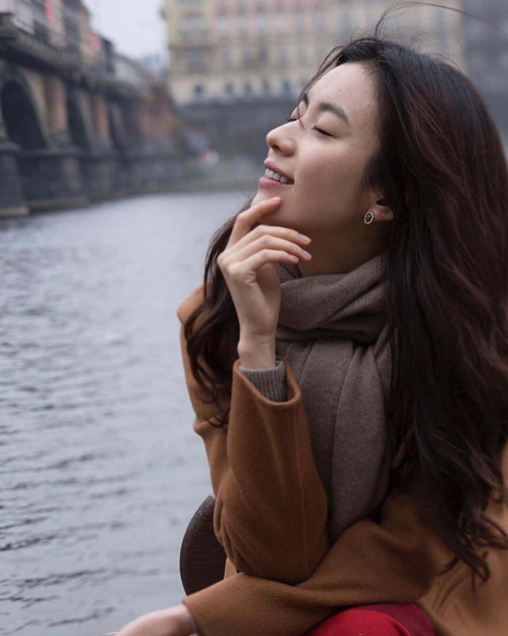 韩孝周|《内在美》剧照 特别喜欢欧尼在这部电影里的装扮,特温柔