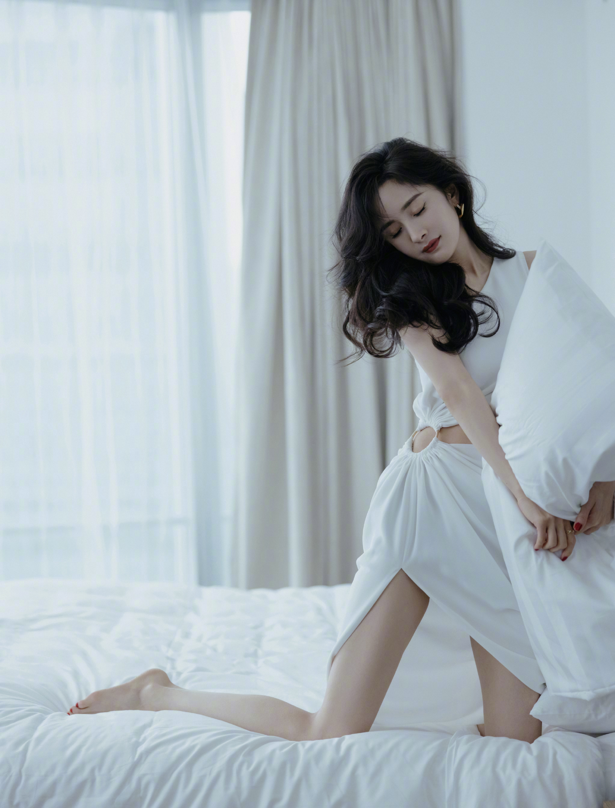 杨幂这腰真是绝了