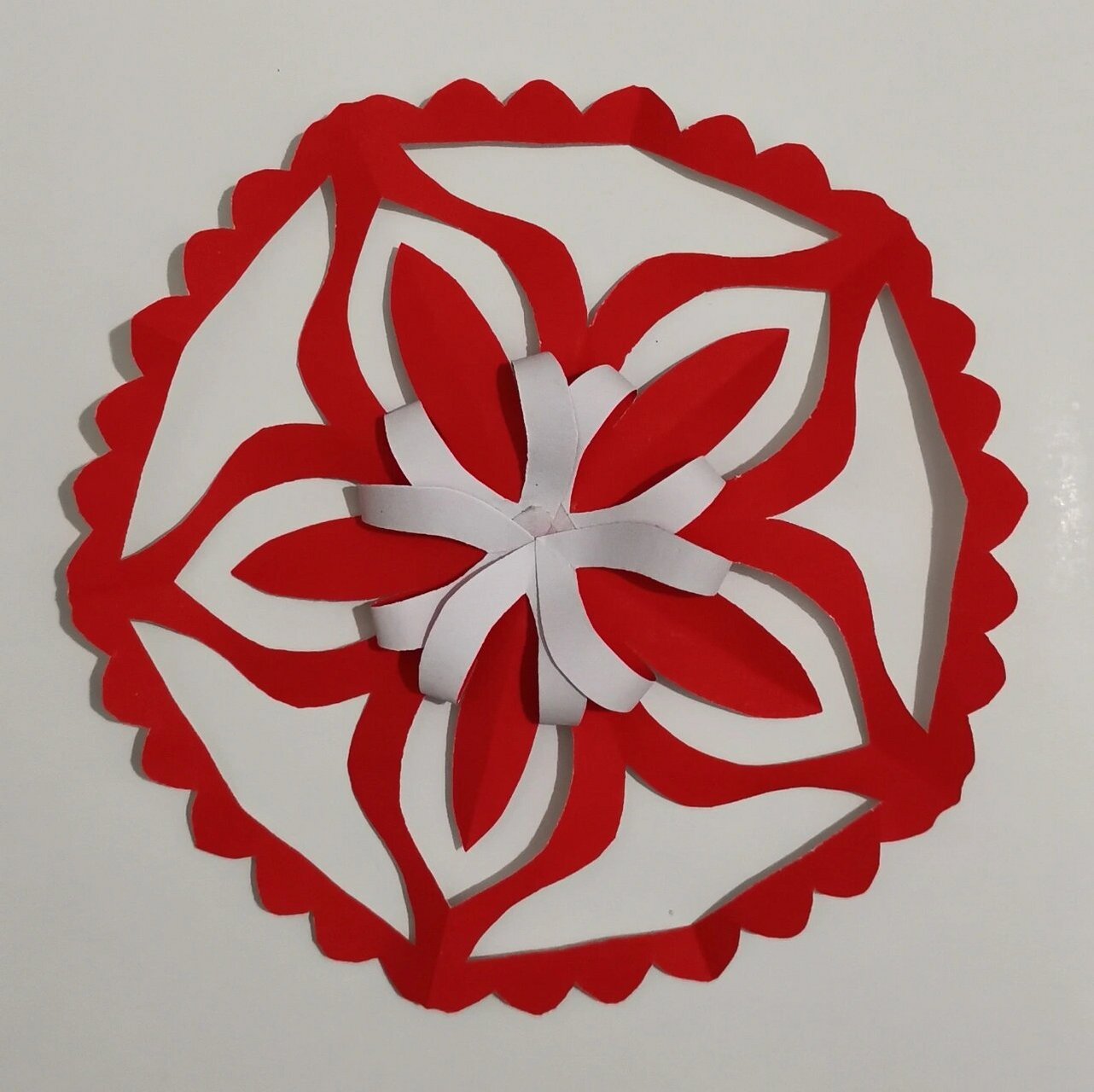 我家最有年味的一角# #剪纸# #送你一朵小红花# #手工