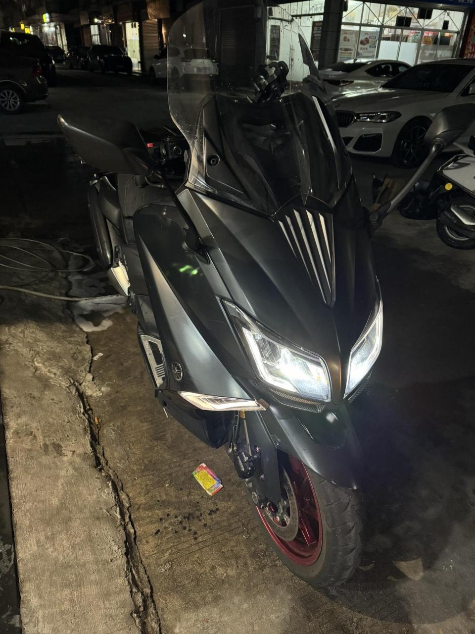 雅马哈tmax530,16款日本特仕版黑武士,金色倒立式减震,前后abs,无钥匙