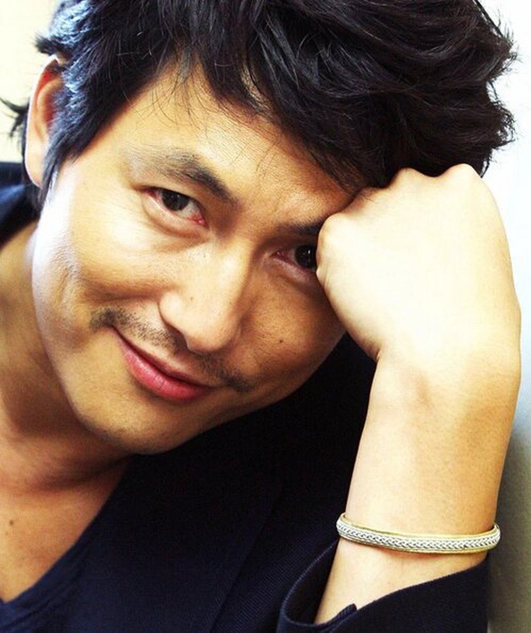 郑雨盛 帅到不像韩国人的大帅哥 看他的照片每次看到都要感叹 太帅了