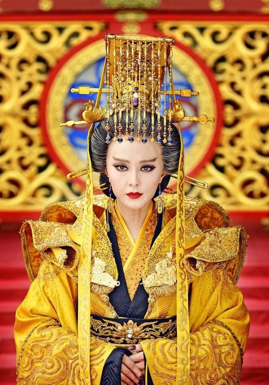李显是唐高宗和武则天的第三子,原本他与皇位无缘,随着第一任太子猝死