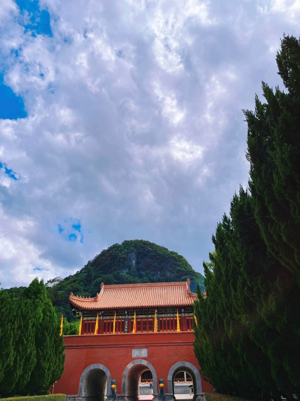 永州九嶷山舜帝陵 湖南旅游 | 亲子旅行徒步 舜帝陵位于永州宁远县,建