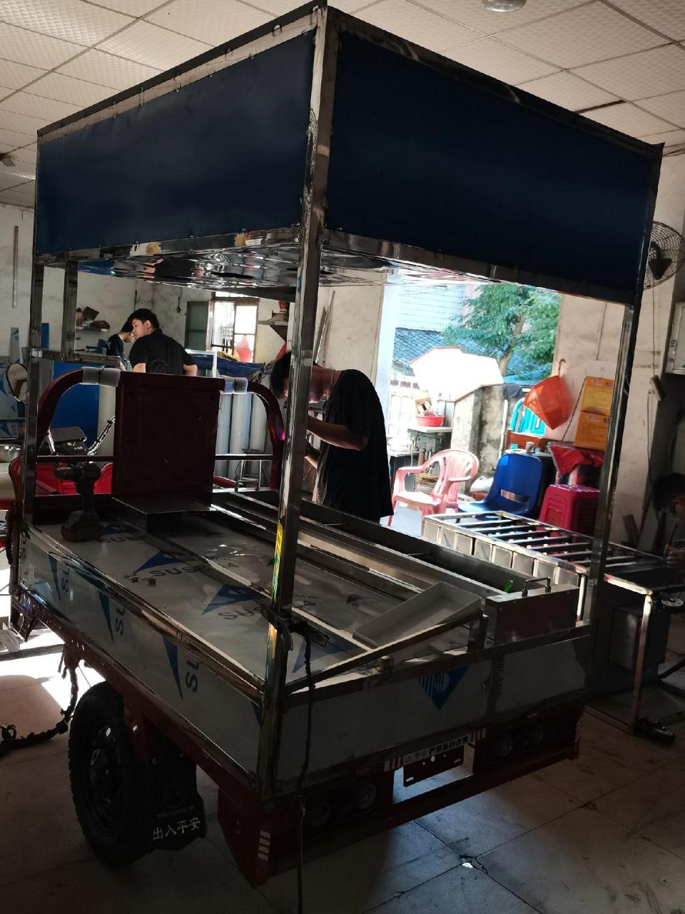 改装烧烤三轮电动车