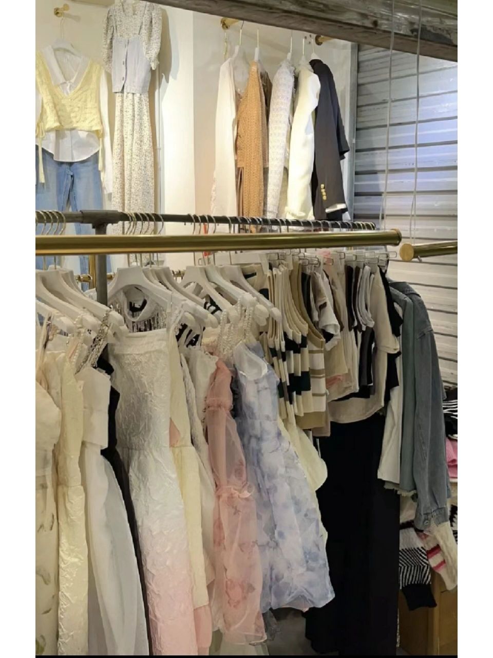 大学生株洲买衣服防坑 99株洲服装批发市场刚出火车站就可以看到.