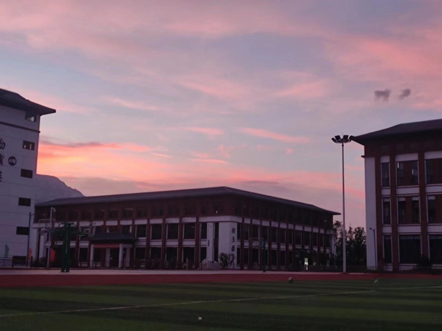 登封释小龙武校怎么样 弟弟成绩不好,爸妈想送他去登封释小龙武校,不