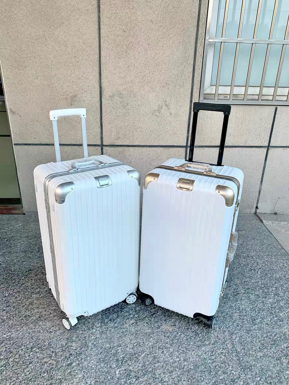 宝宝们,你们知道40寸行李箱能不能带上火车和高铁08,因为真的太大