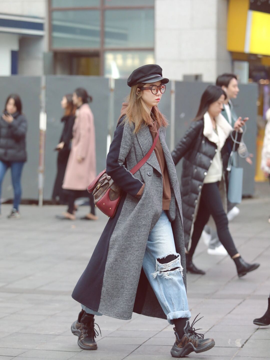 搭配# #街拍# #街头摄影# #索尼#  #相机配件分享# #重庆街拍