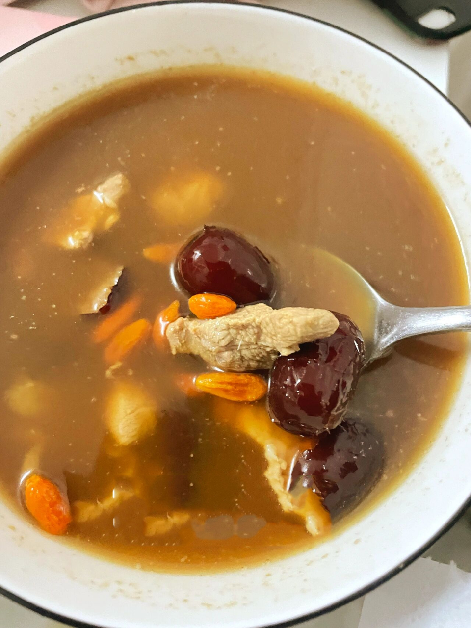 女性补气血养颜汤—阿胶汤 阿胶的作用就不多解释了,它属于温和补品