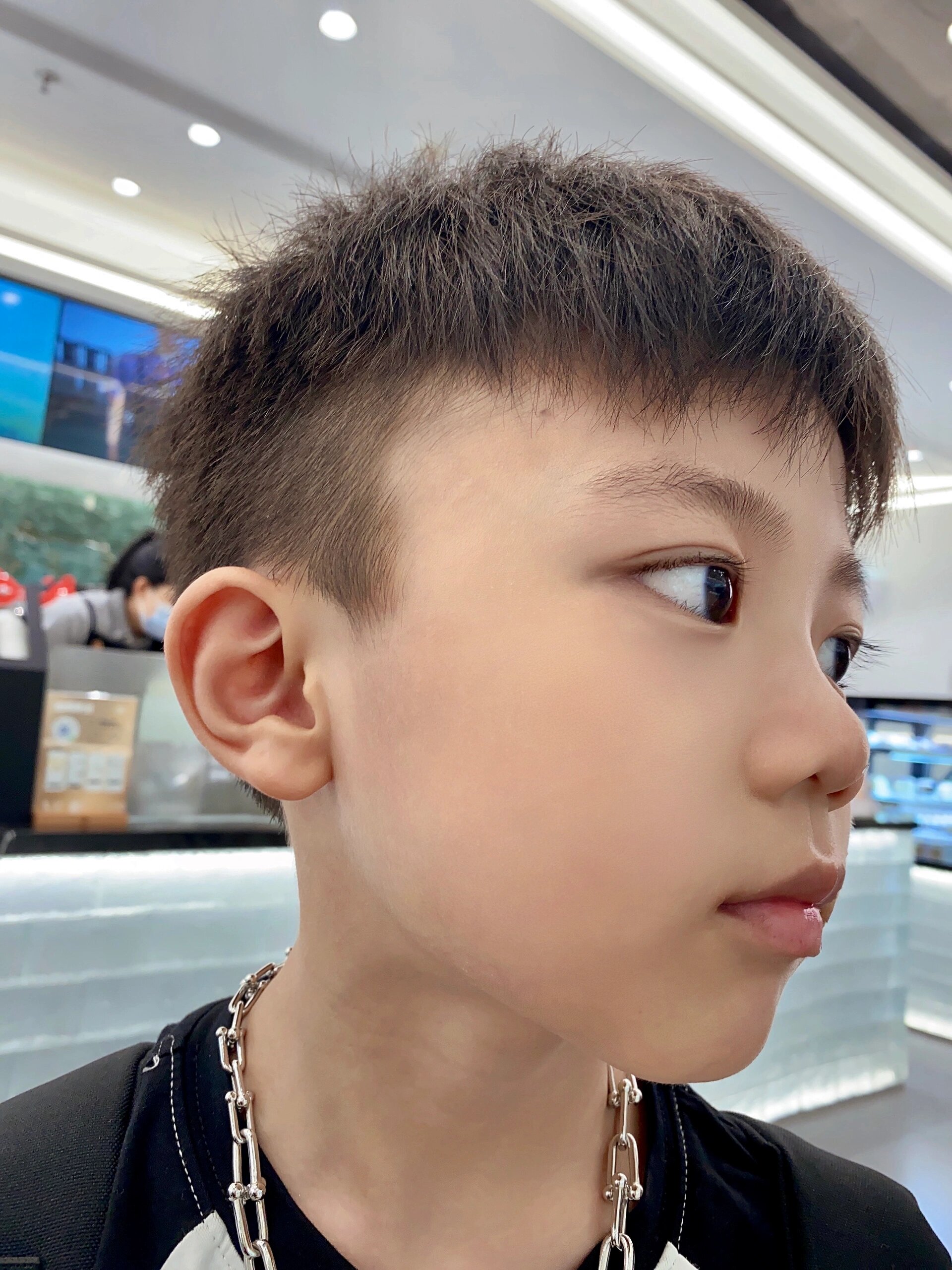清爽碎盖～谁剪谁帅?