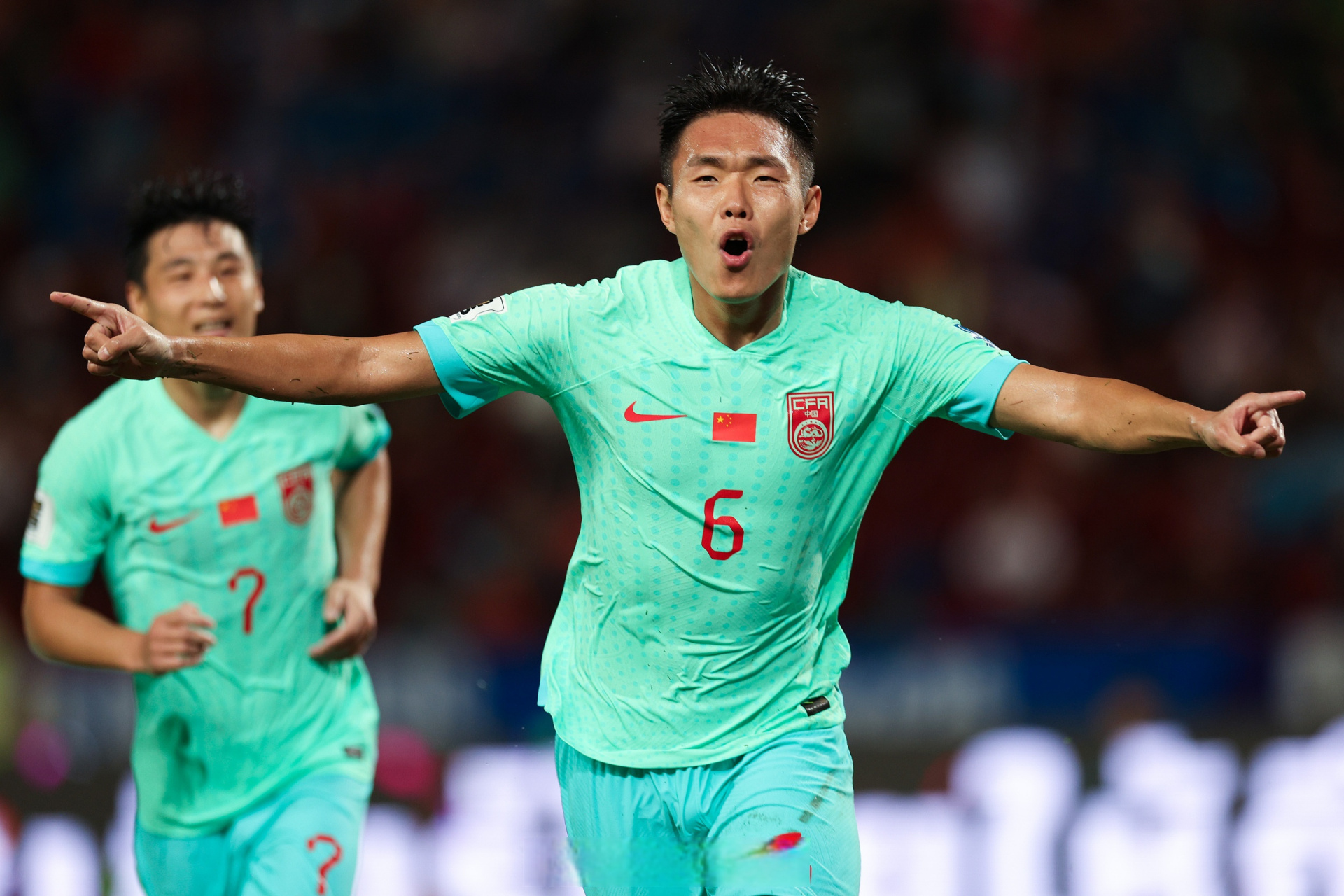 国足世预赛首战告捷#【#中国男足2比1战胜泰国队#】16日,在2026世界