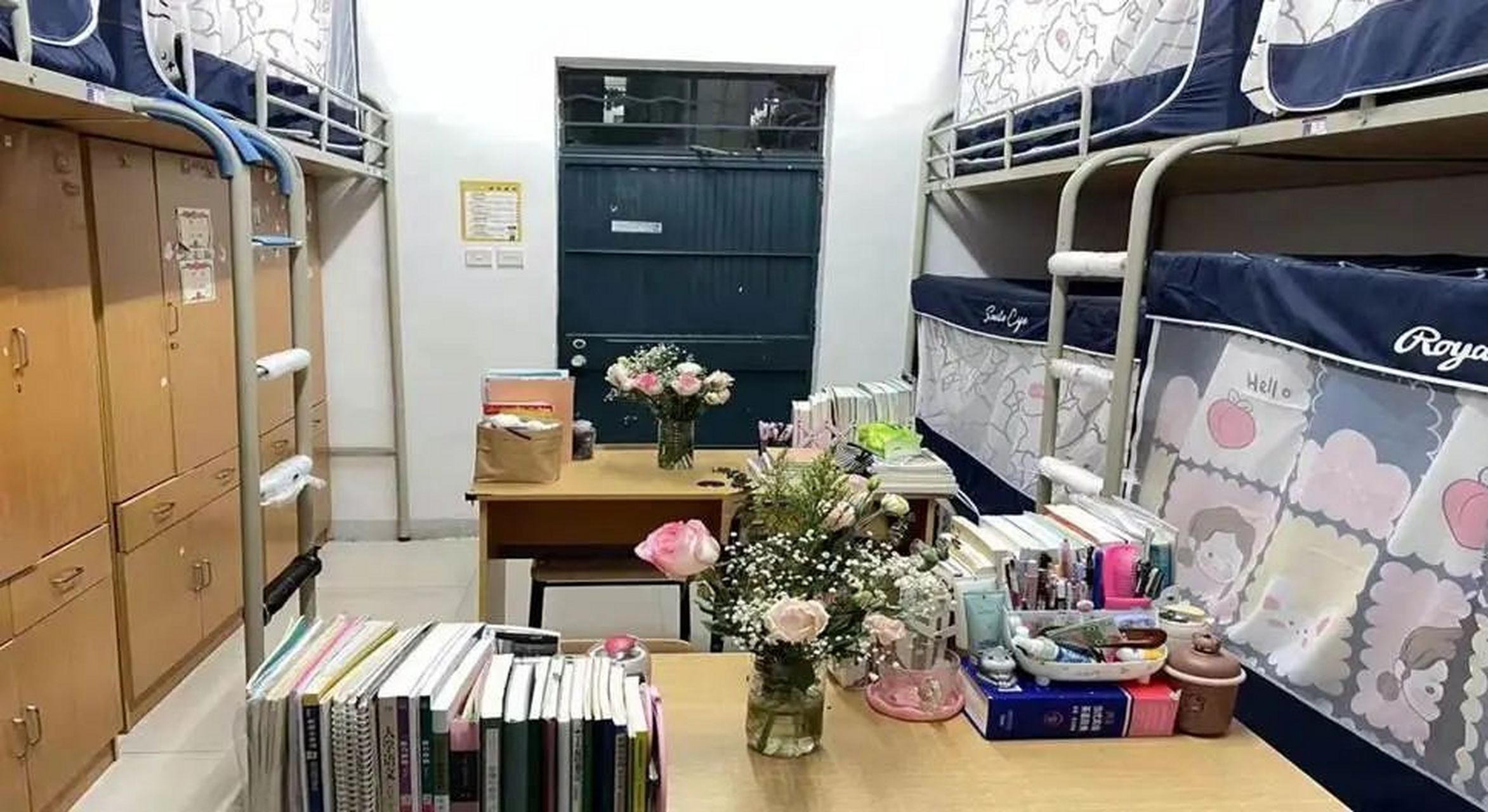 湖州学院宿舍条件-校内男女生宿舍多为标准四人间和六人间,内有洗漱