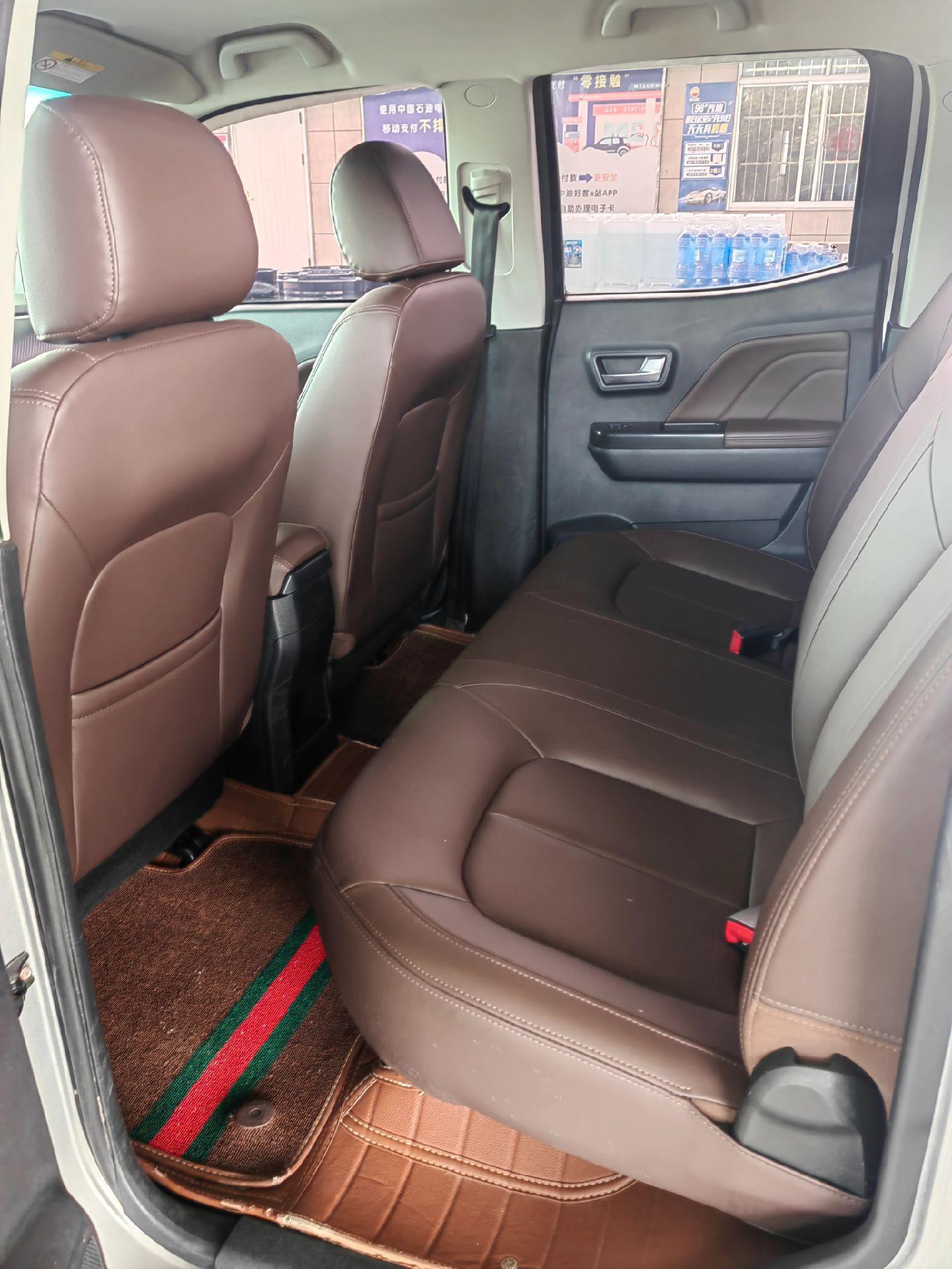 刚刚到家一台2020年上牌高配长城风骏七,搭载的2