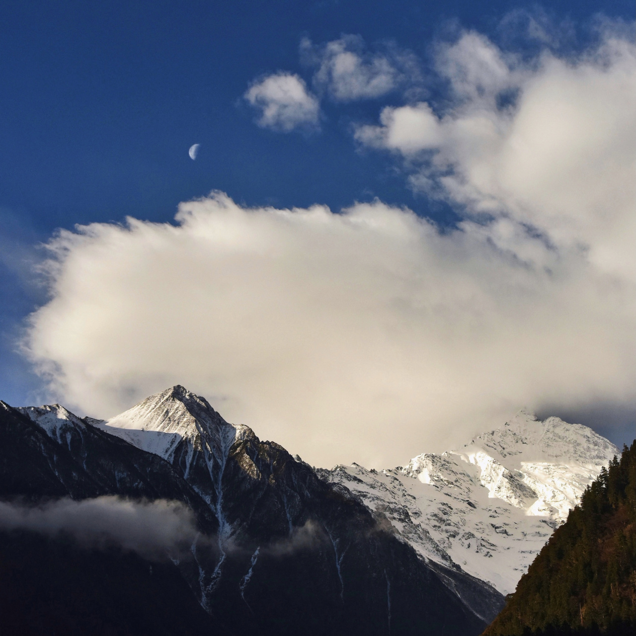 換一張清爽的雪山頭像吧～ 中國藏區八大神山之首—梅里雪山的日照