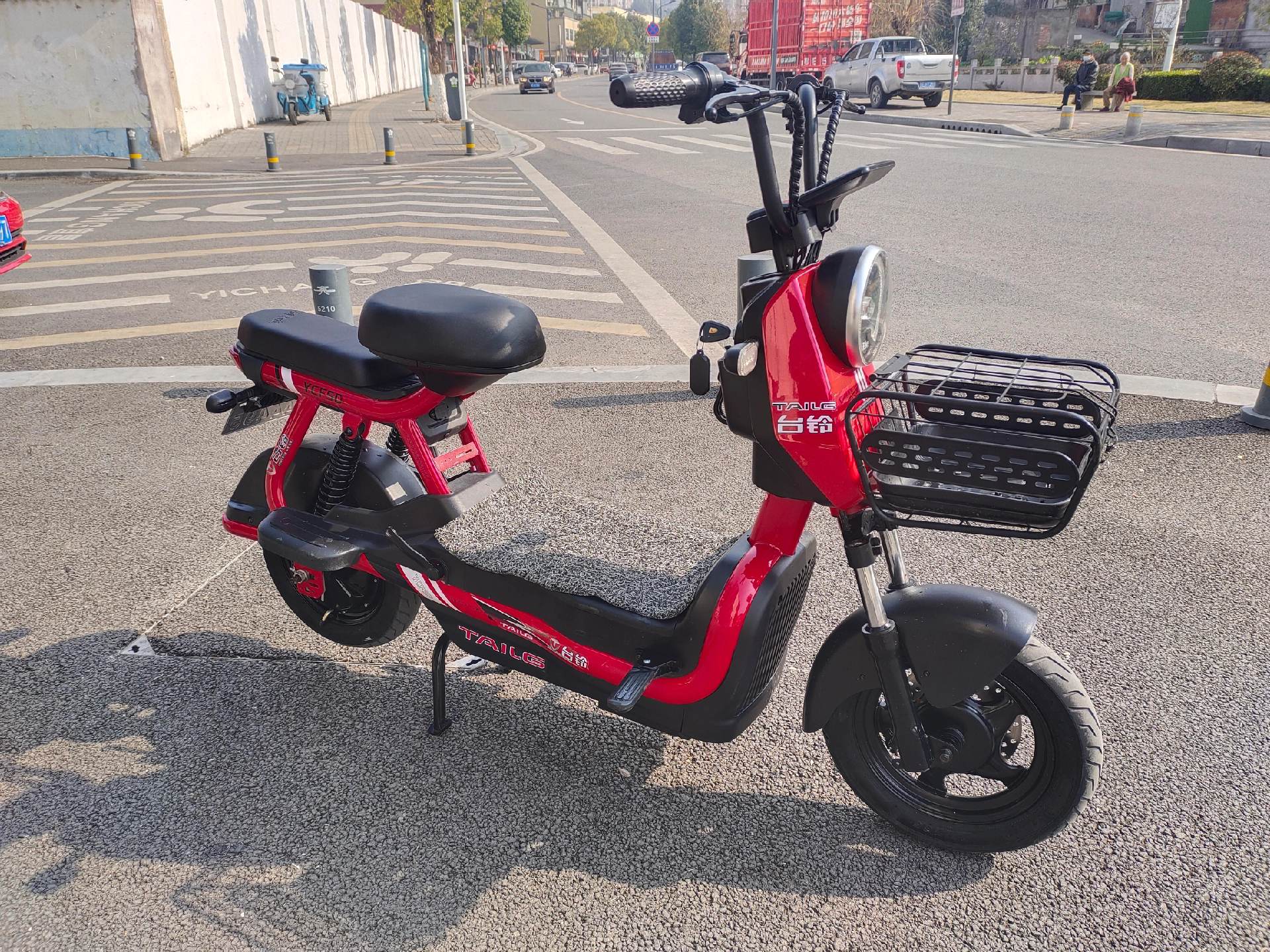 二手友成富士达电动自行车,32a续航妥妥的百公里不充电,2023年5月购人