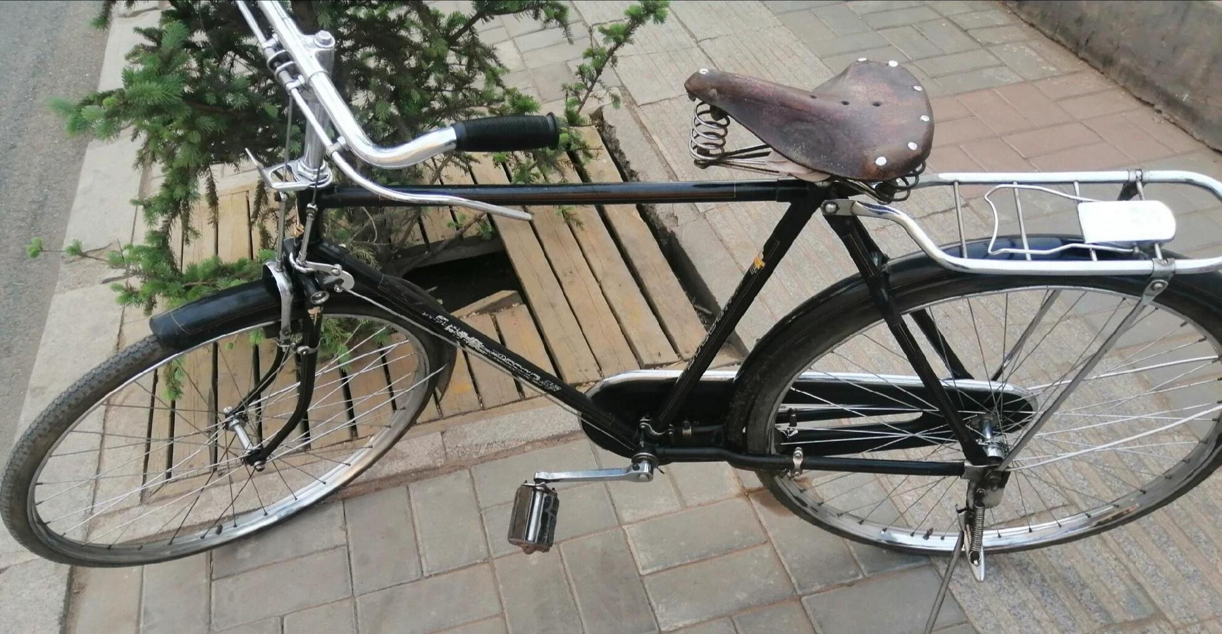 老式 永久 锰钢 自行车,pa13型. 老式永久自行车,pa13型.