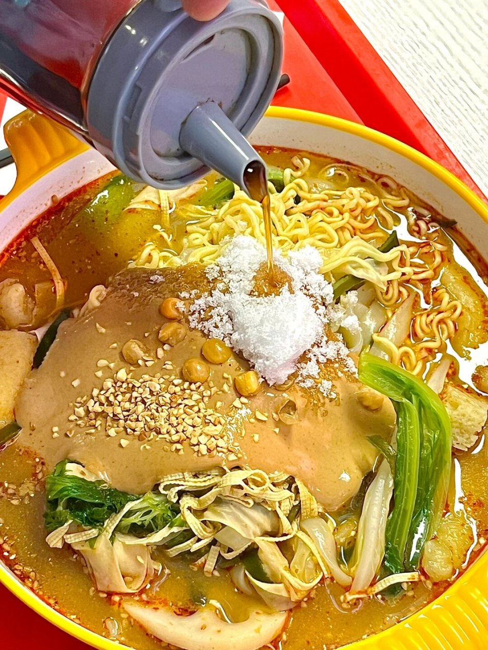 去开发区办事儿吃到了东北老式黏糊麻辣烫 十五块钱一份蔬菜类随便吃