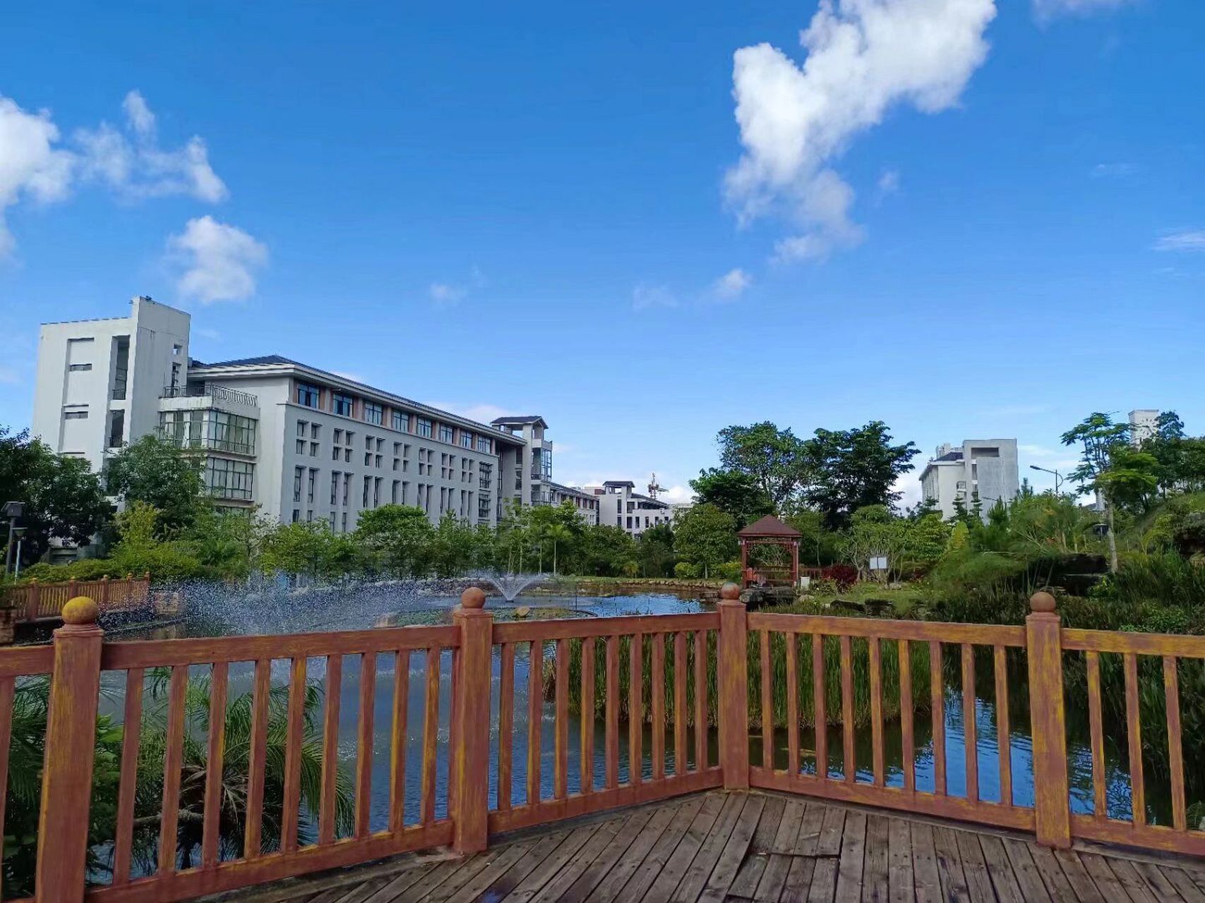 普洱学院 普院的宿舍 操场 图书馆 普院的天空