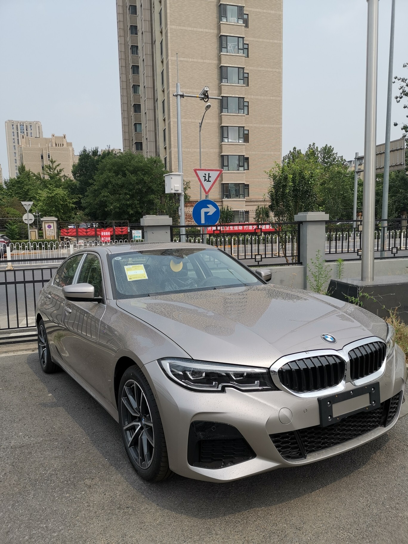 2021款宝马325li运动版开士米银,香不香?