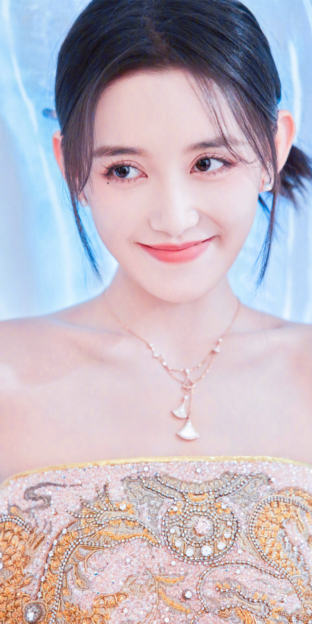 蒋依依,粉色少女感写真壁纸图集