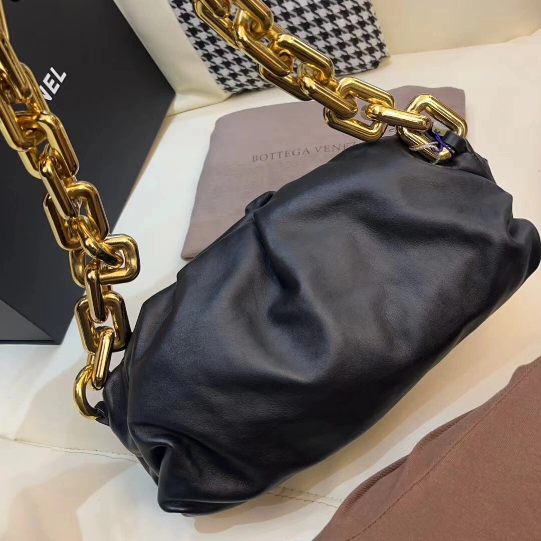 bv云朵链条包7315上身太时髦了!