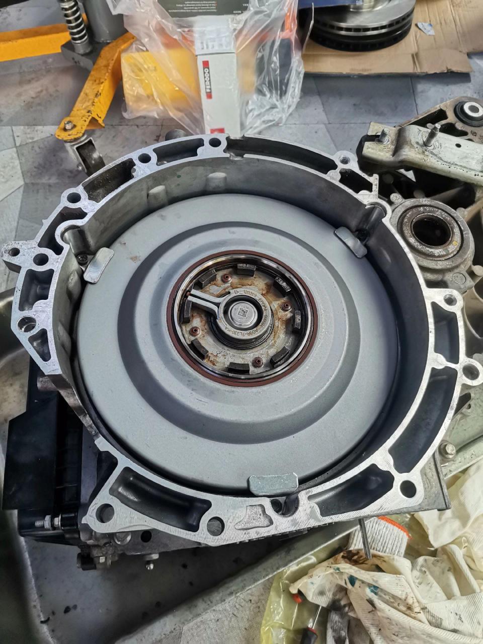 福特蒙迪欧致胜更换变速箱前油封