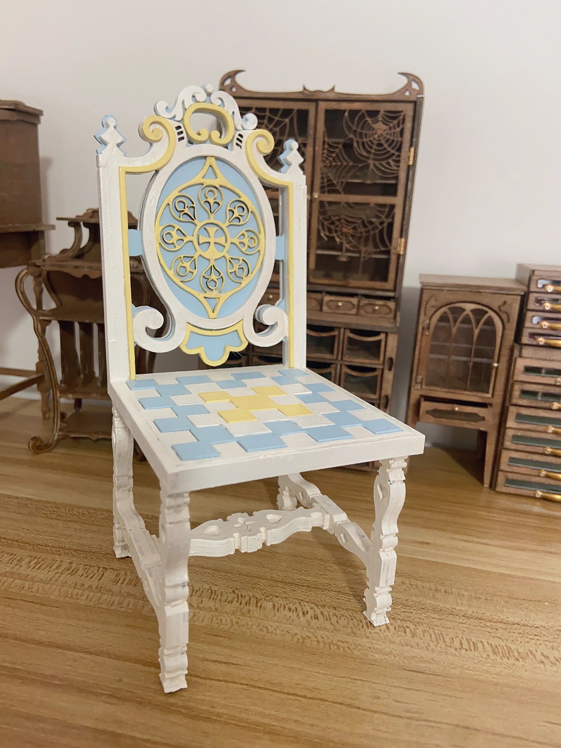 椅子有6分,4分尺寸 之后开个新坑[汗] 设计一些哥特风叠叠乐 大家