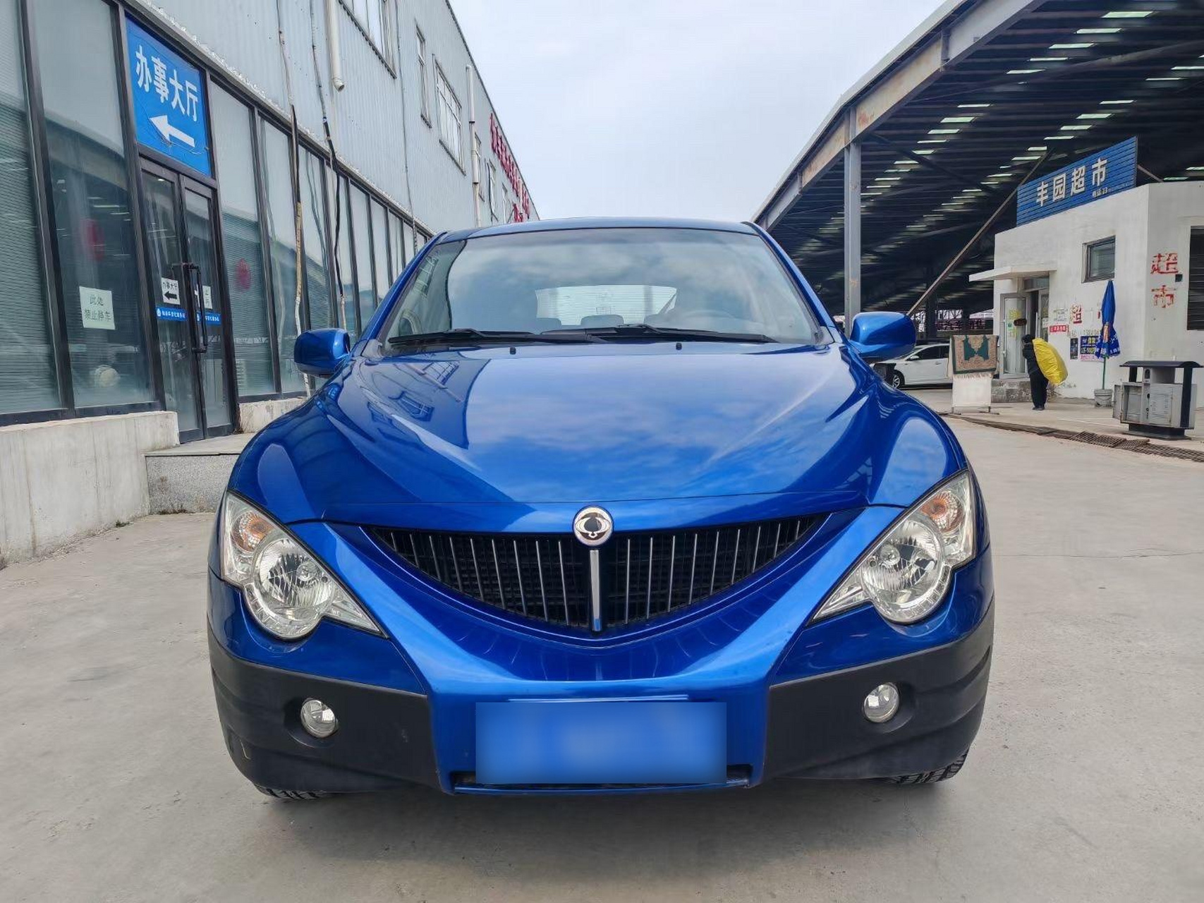 0t柴油两驱豪华版,奔驰同款发动机,沈阳本地一手车,实表13万公里,全车