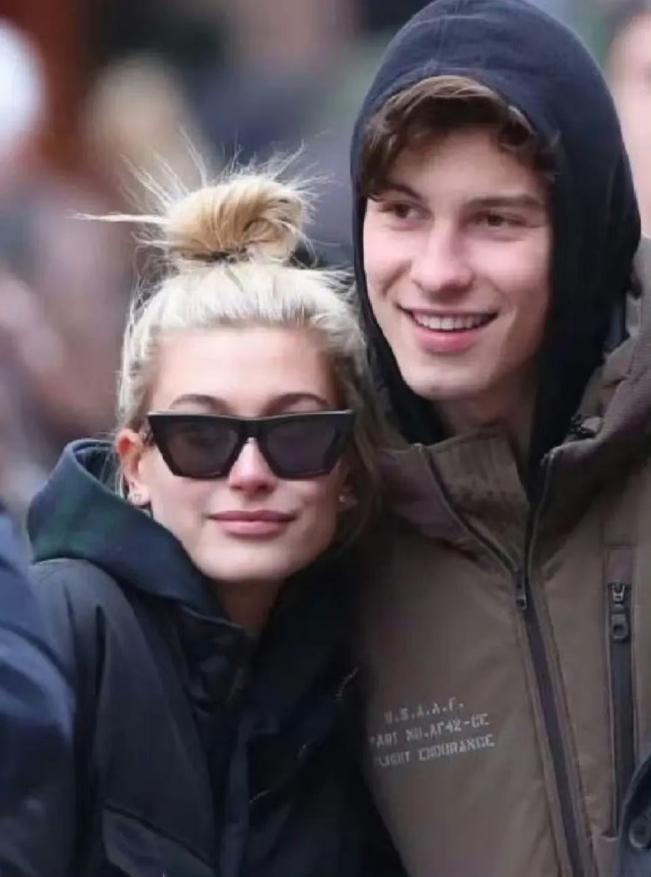 比伯老婆海莉的前男友是萌德,看着好像比比伯要更帅啊,不过挺抓马的