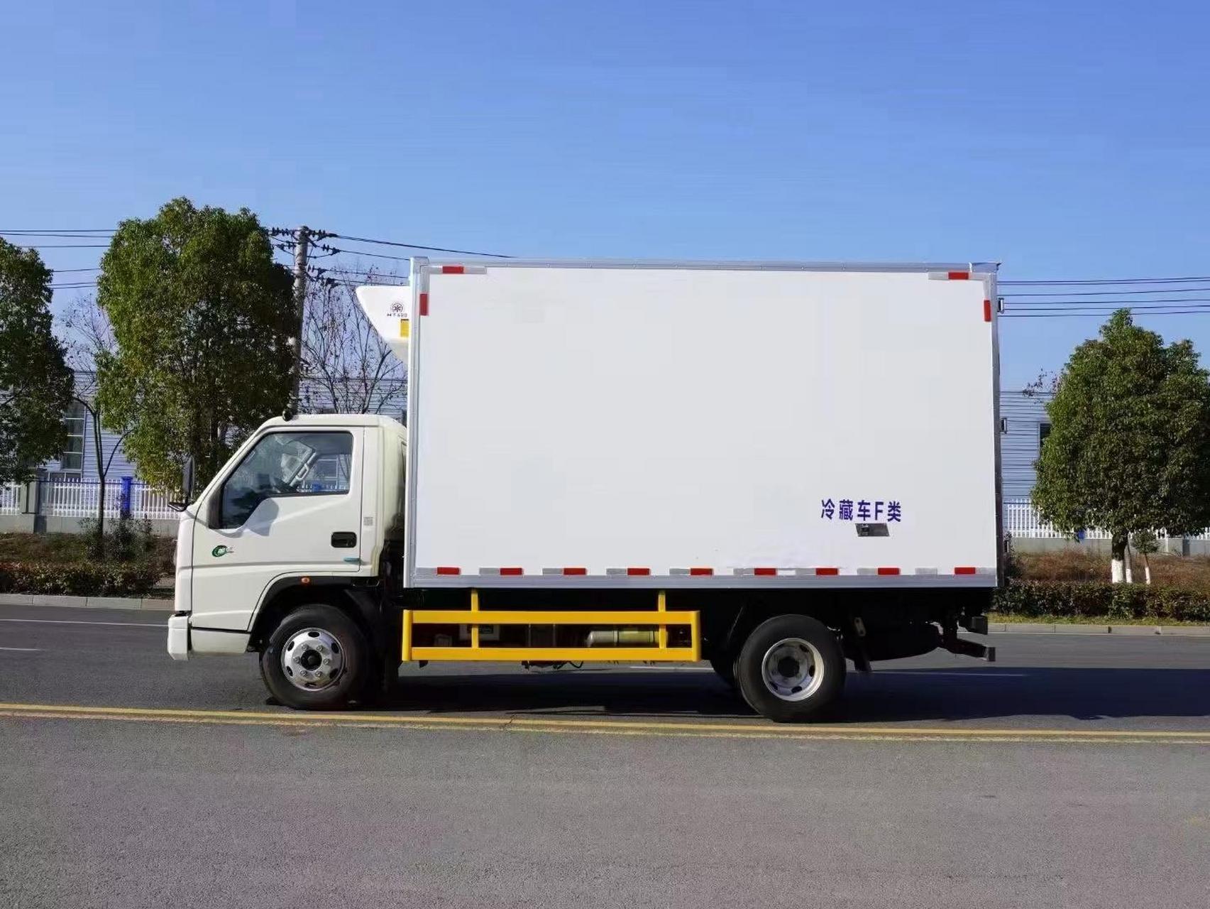 江铃顺达(国六) clw5043xlcj6 整车尺寸:5995*1950*2900 厢体尺寸