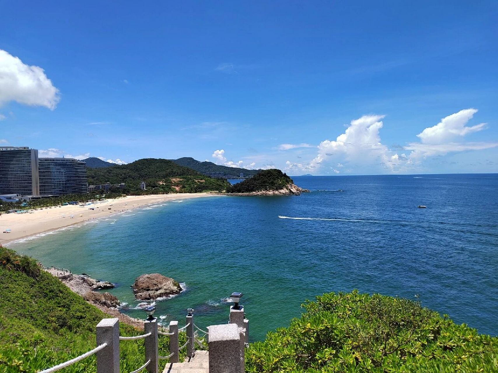 海陵岛北洛秘境山体公园 山体公园需要买票上去 印象中是30元的门票